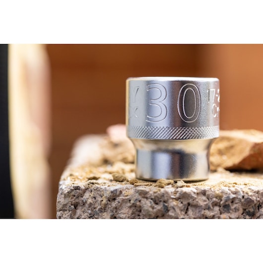 STANLEY FMMT17220-0 socket, silver metal, close-up photo with engraved 30mm size, photography category.