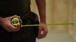 Video STANLEY CONTROL-LOCK Tape Measure 